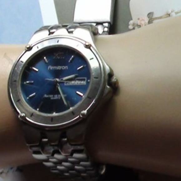 Armitron Men's Watch 1980s Working Time and Date Vintage Strong Made - Picture 3 of 8